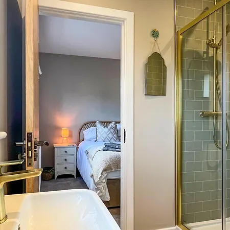 בית נופש Murrayfield Gardens *