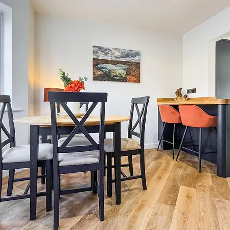 Murrayfield Gardens * Whitby