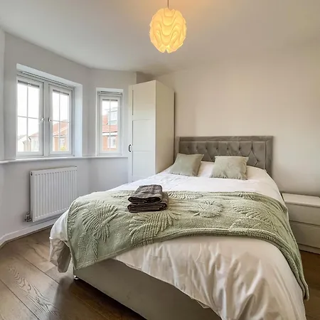 Murrayfield Gardens * Whitby